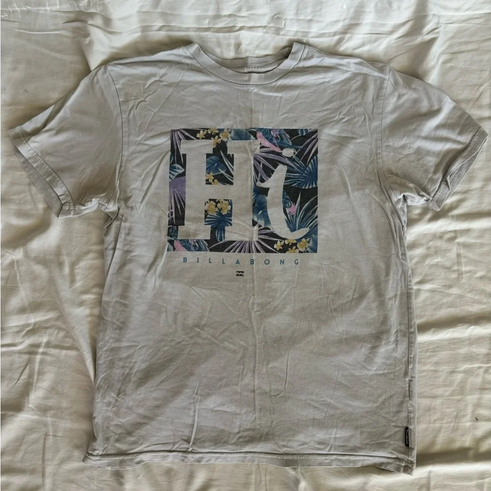 Billabong old school t-shirt - Short Sleve with Tropical Design - Picture 1 of 5